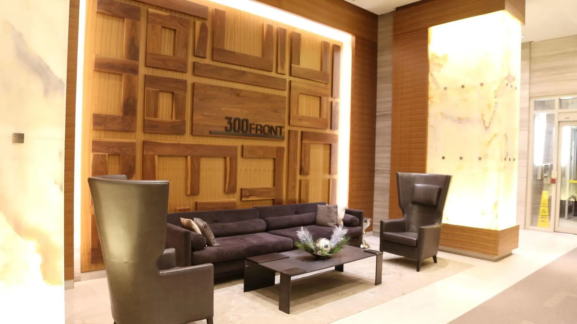 Duke Furnished Suites Toronto Canada