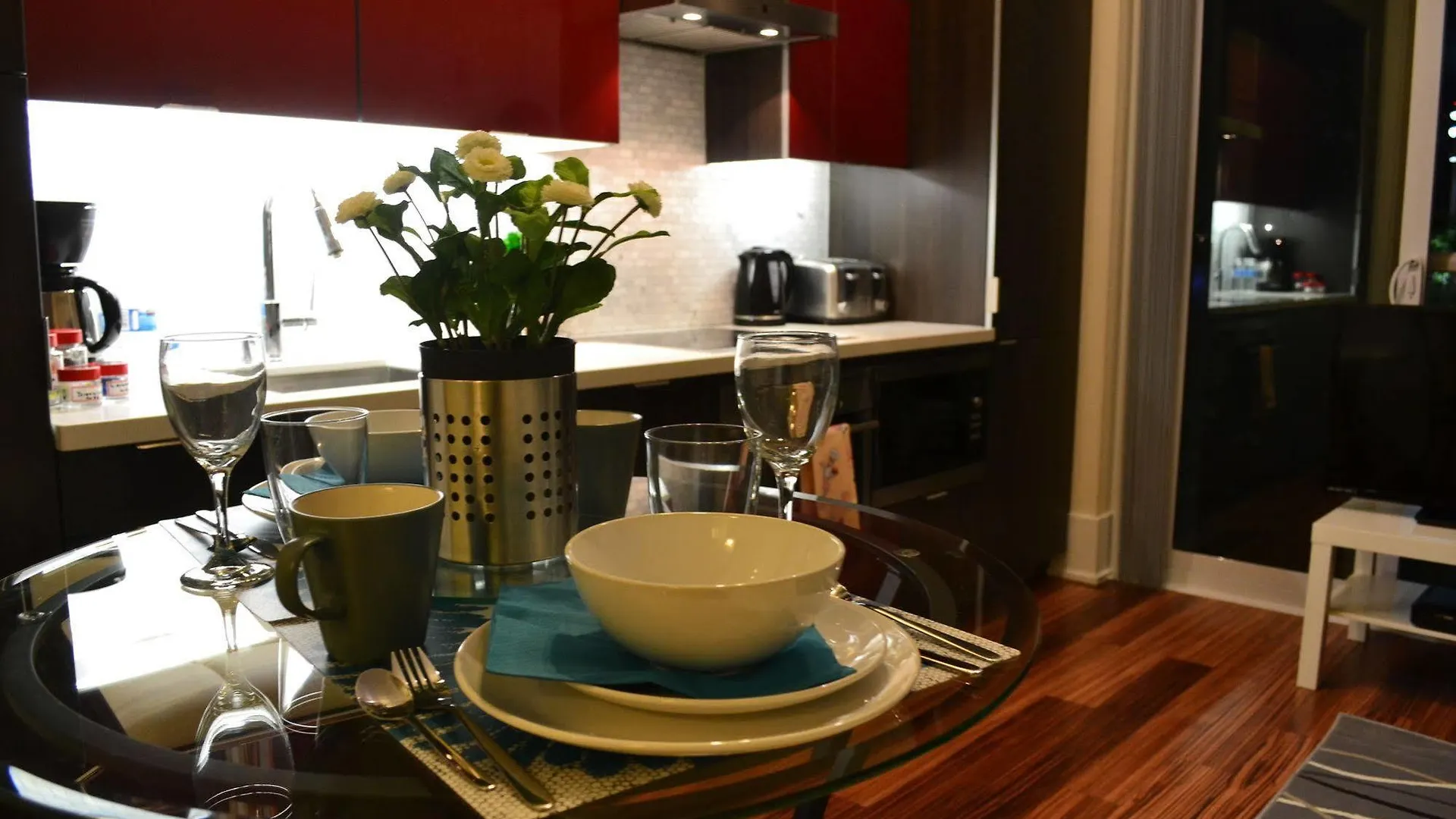 Duke Furnished Suites Toronto Hotel