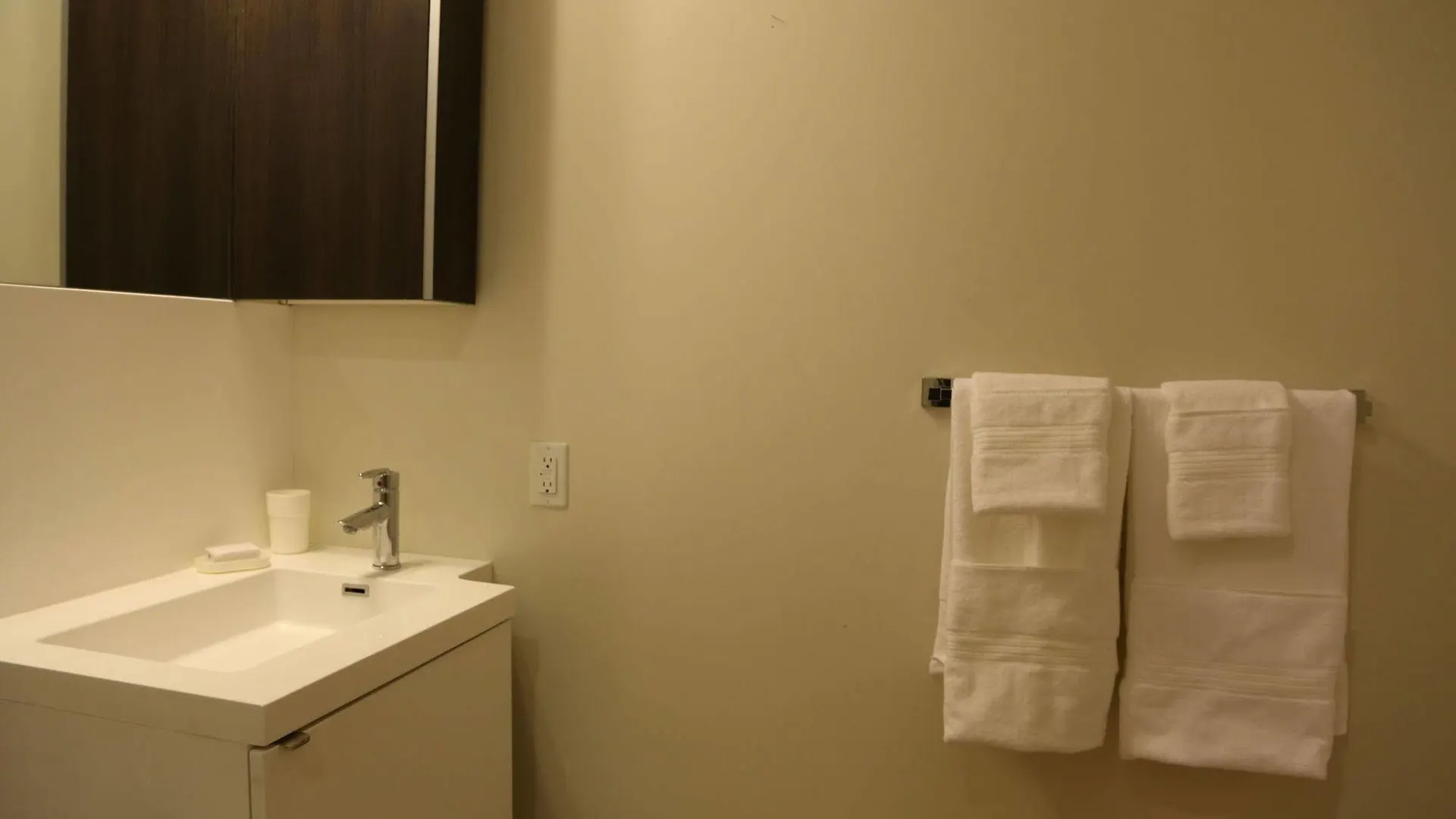 Duke Furnished Suites Toronto 4*,  Canada